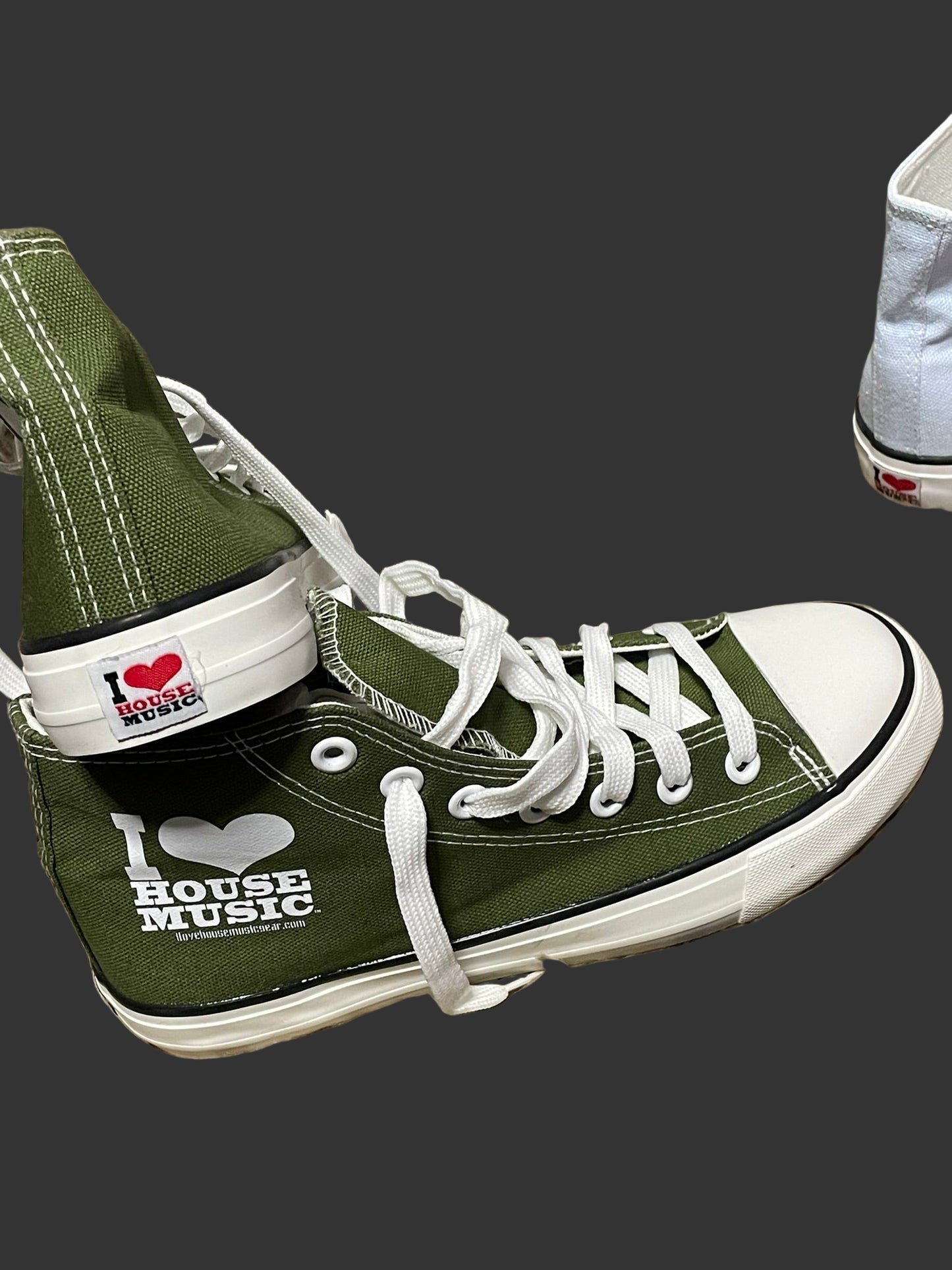 DaSneaker Army Green Chuckie Version
Fashion Lace-Up Shoes, Breathable Upper & Non-Slip PVC Gum Sole, Casual Tennis Walking Footwear, High Top Sneaker