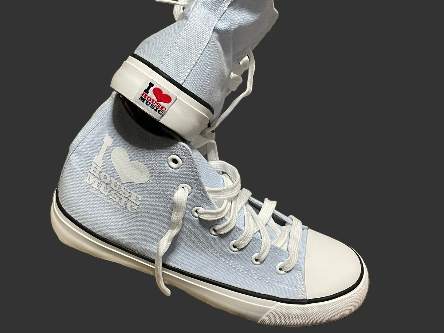 DaSneaker Sky Blue Chuckie Version
Fashion Lace-Up Shoes, Breathable Upper & Non-Slip PVC Gum Sole, Casual Tennis Walking Footwear, High Top Sneakers