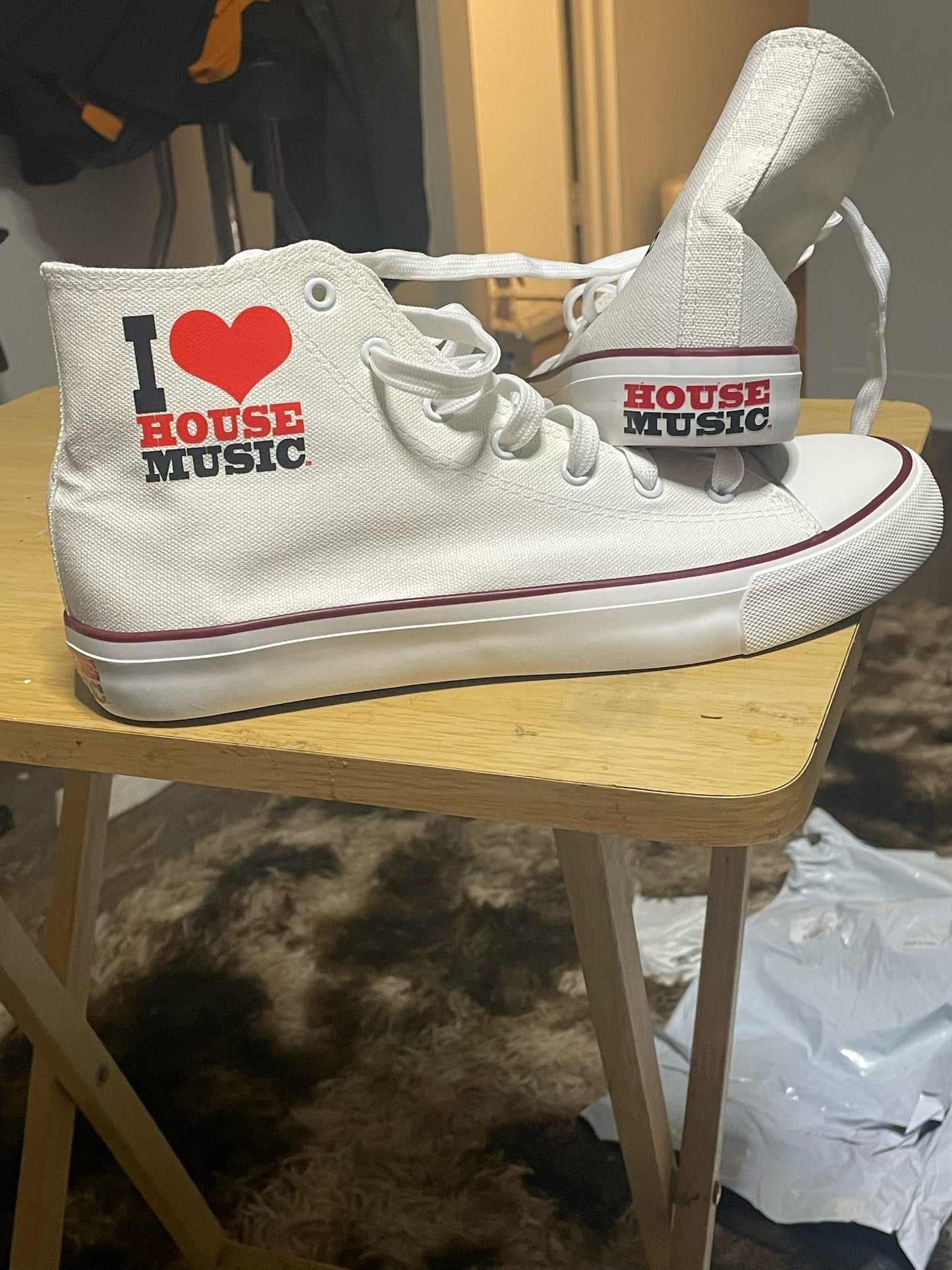 "I LOVE HOUSE MUSIC DaSNEAKER"